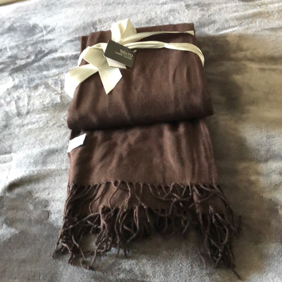 Moccasin Brown Cozy Throw Blanket w/Tassels - Picture 4 of 4